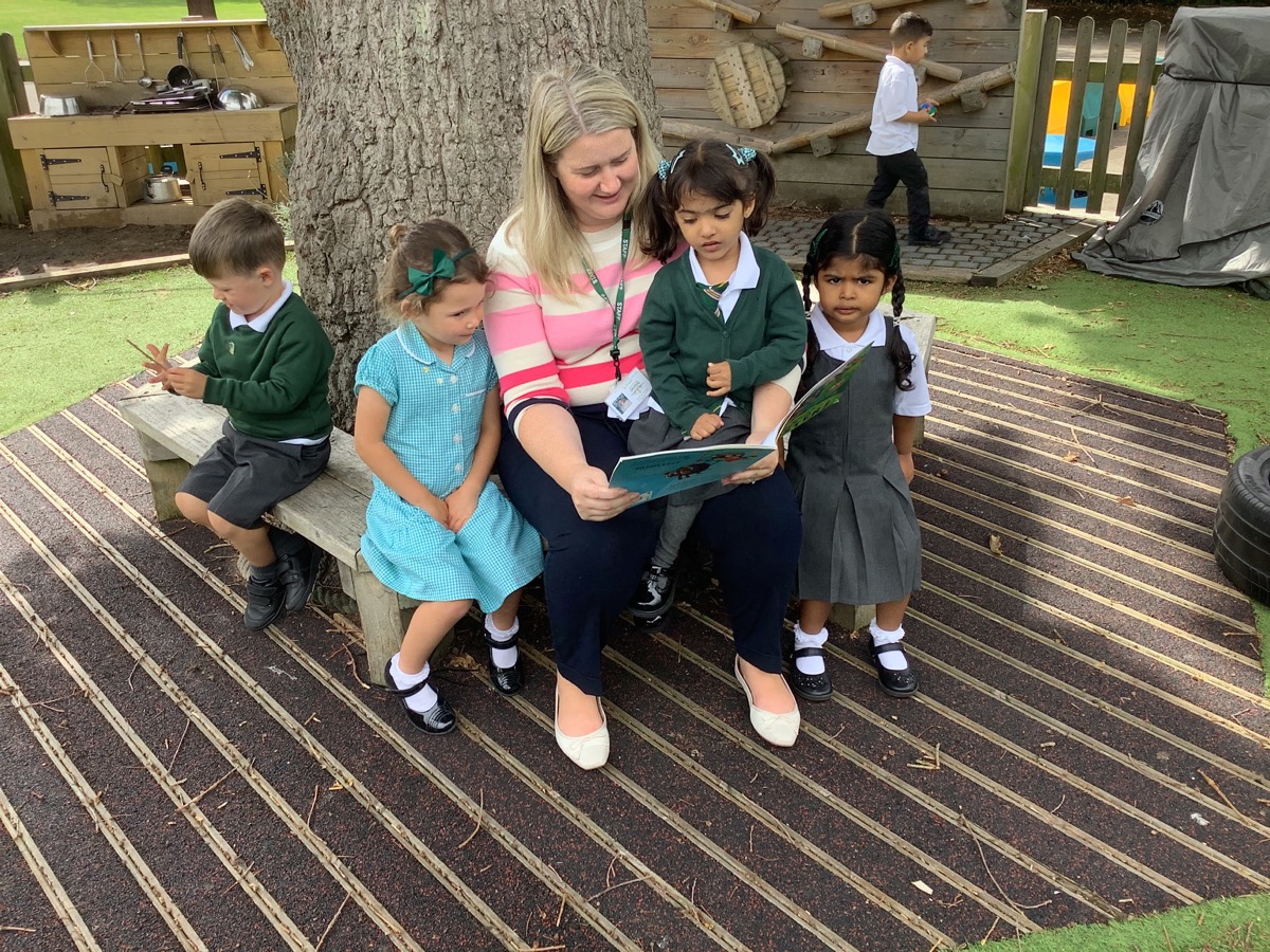 Header image for 16.09.22 – Our First Weeks